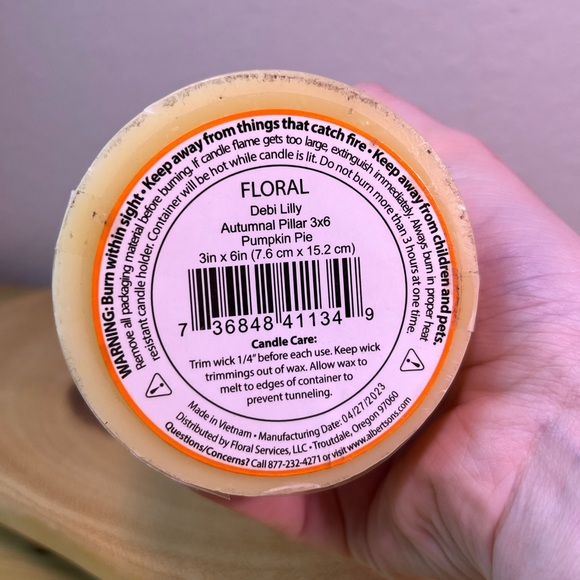 Debi Lilly Pumpkin Brûlée Pillar Candle - Picture 3 of 4